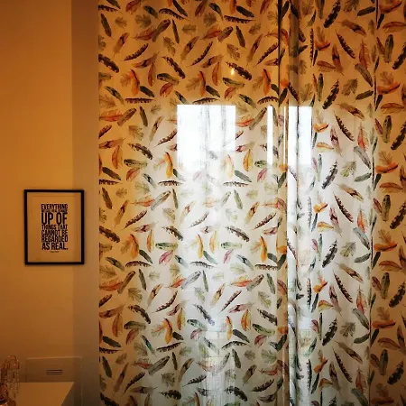 Apartment Eyes *