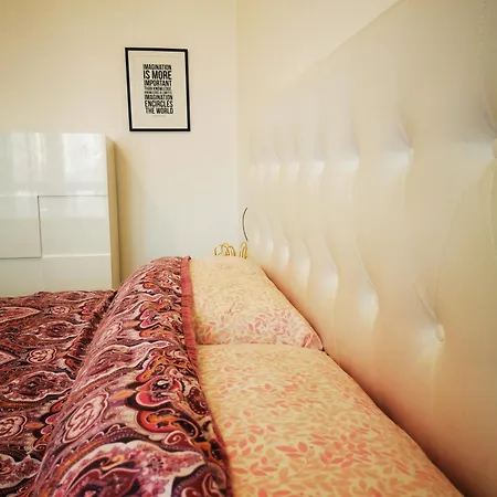 Eyes Apartment